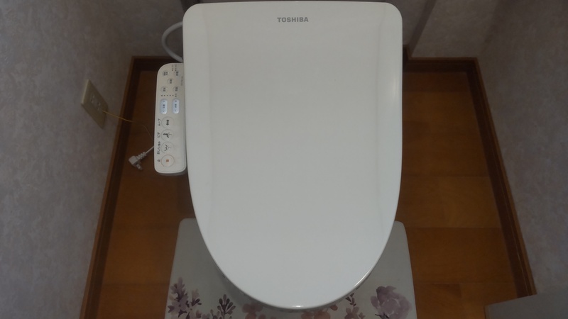 便座交換後のトイレ